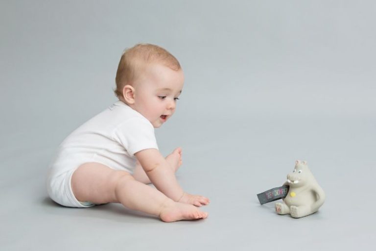 2 Penyebab Telinga Bau Pada Bayi 2 Bulan, Jangan Sepelekan